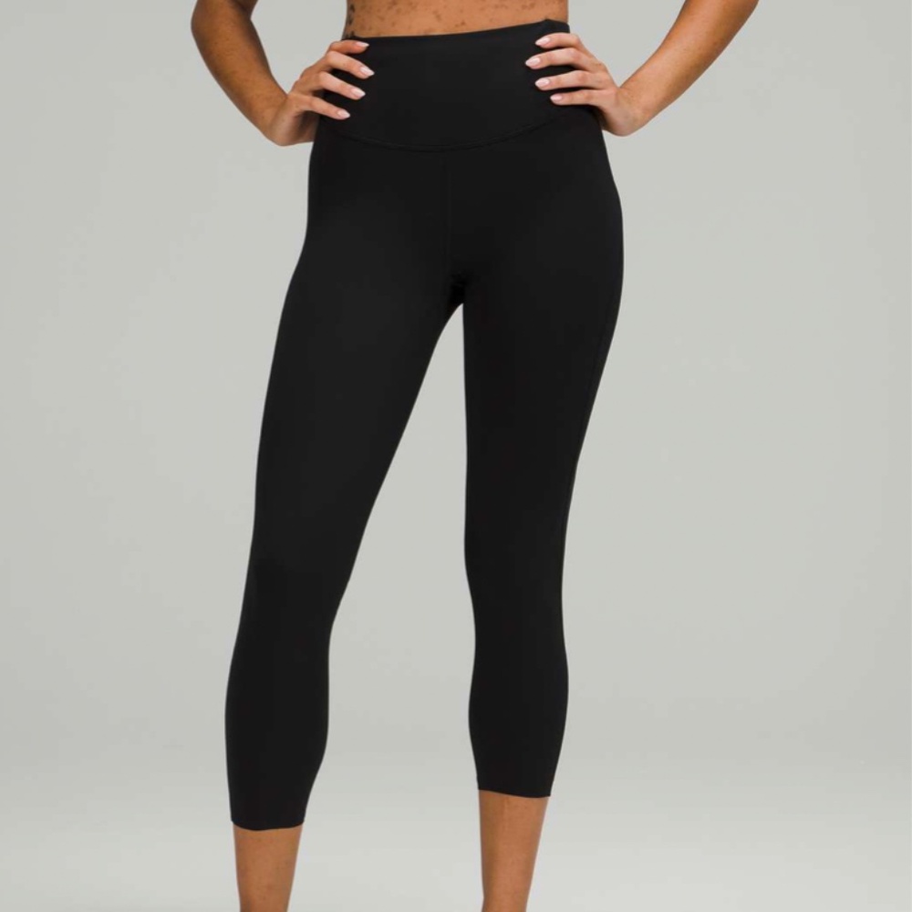 Lululemon Base Pace High-Rise Crop 23”🍋